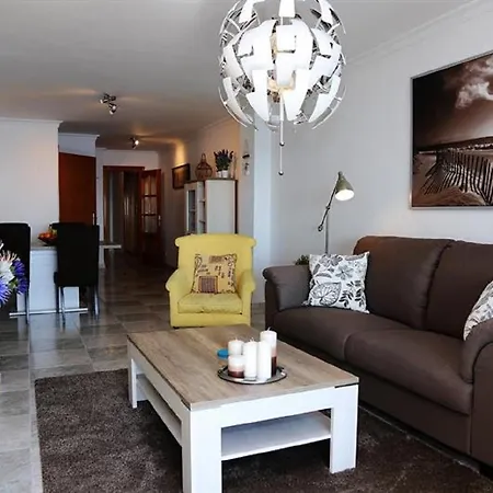 Desiree - 2-bedroom In Apartment